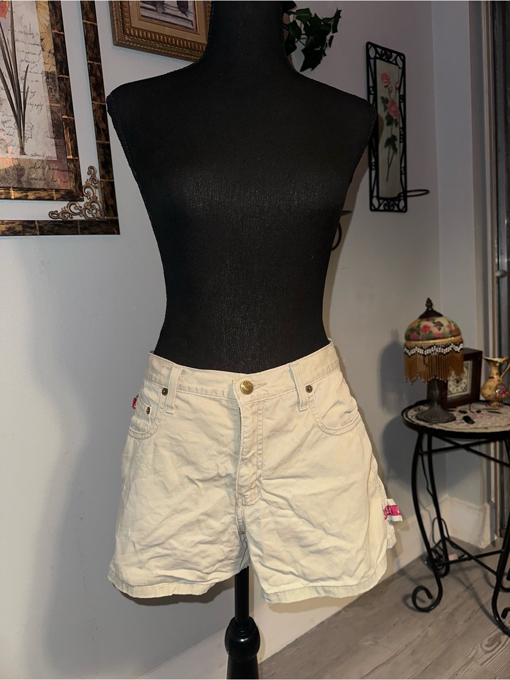 Vintage Y2K Mudd Jeans Beige Women's Chino Denim-Style Shorts